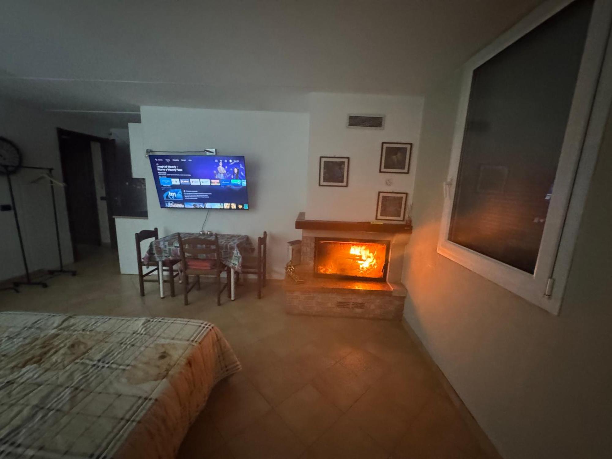Private Room With Independent Entrance อาร์กอเร ภายนอก รูปภาพ